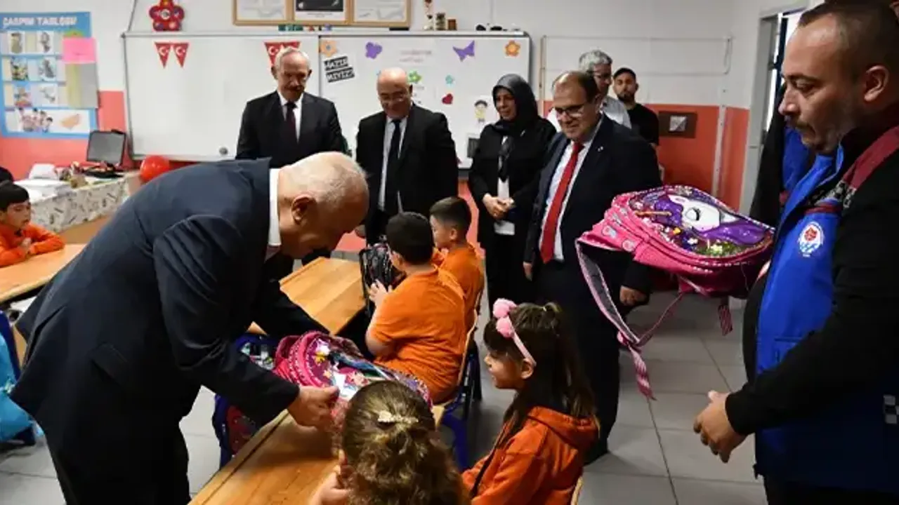 Trabzon Büyükşehir’den 4 Bin Öğrenciye Eğitim Desteği