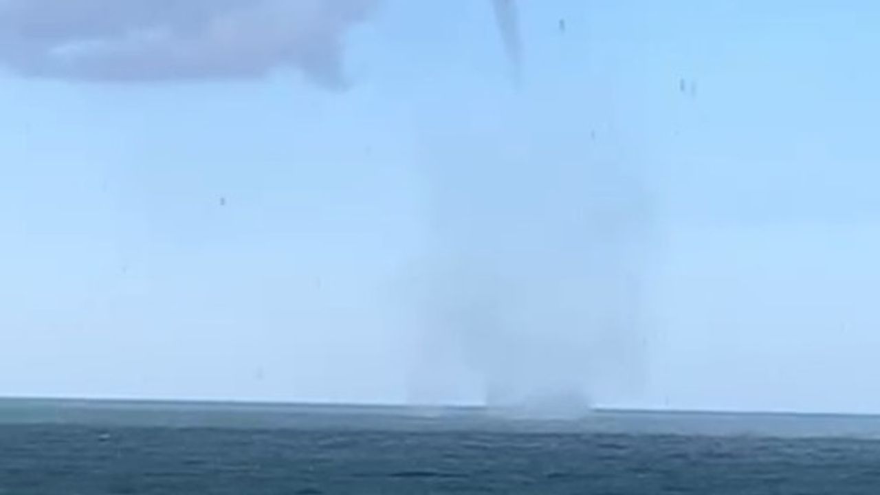 Giresun Sahilleri Alarmda! Üç Dev Hortum Aynı Anda Görüldü!