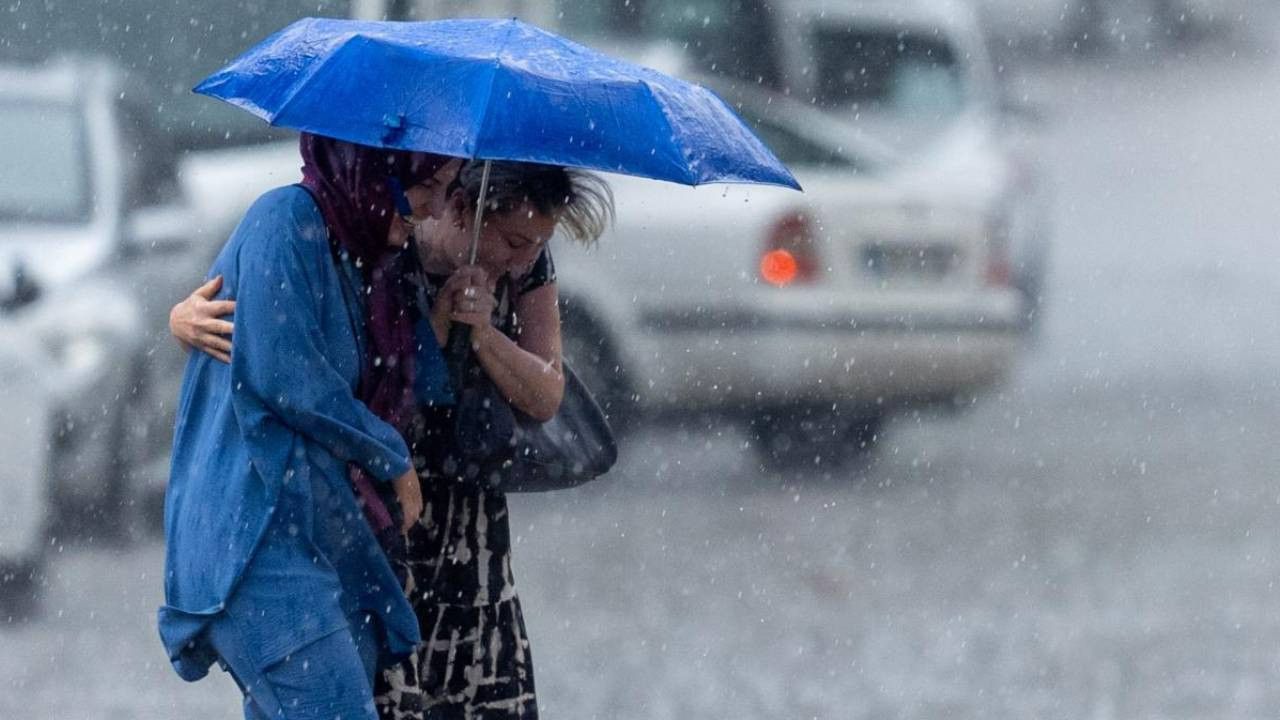 karadenizde saganak egede firtina meteoroloji raporu aciklandi.jpg