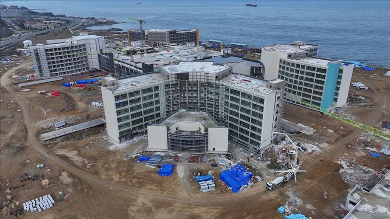 Trabzon Şehir Hastanesi’nde Şok Gelişme: Açılış Tarihi Mi Kayıyor?