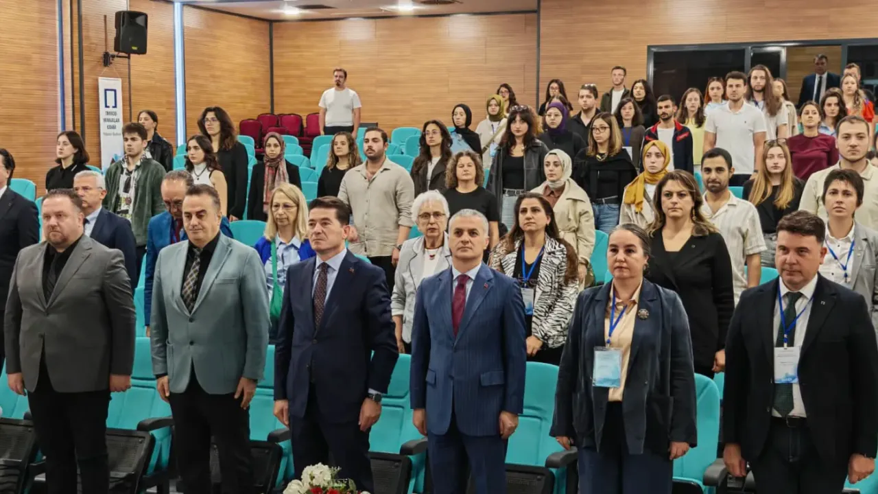 Trabzon’da “Doğu Karadeniz Kent ve Mimarlık Tartışmaları” Paneli Düzenlendi