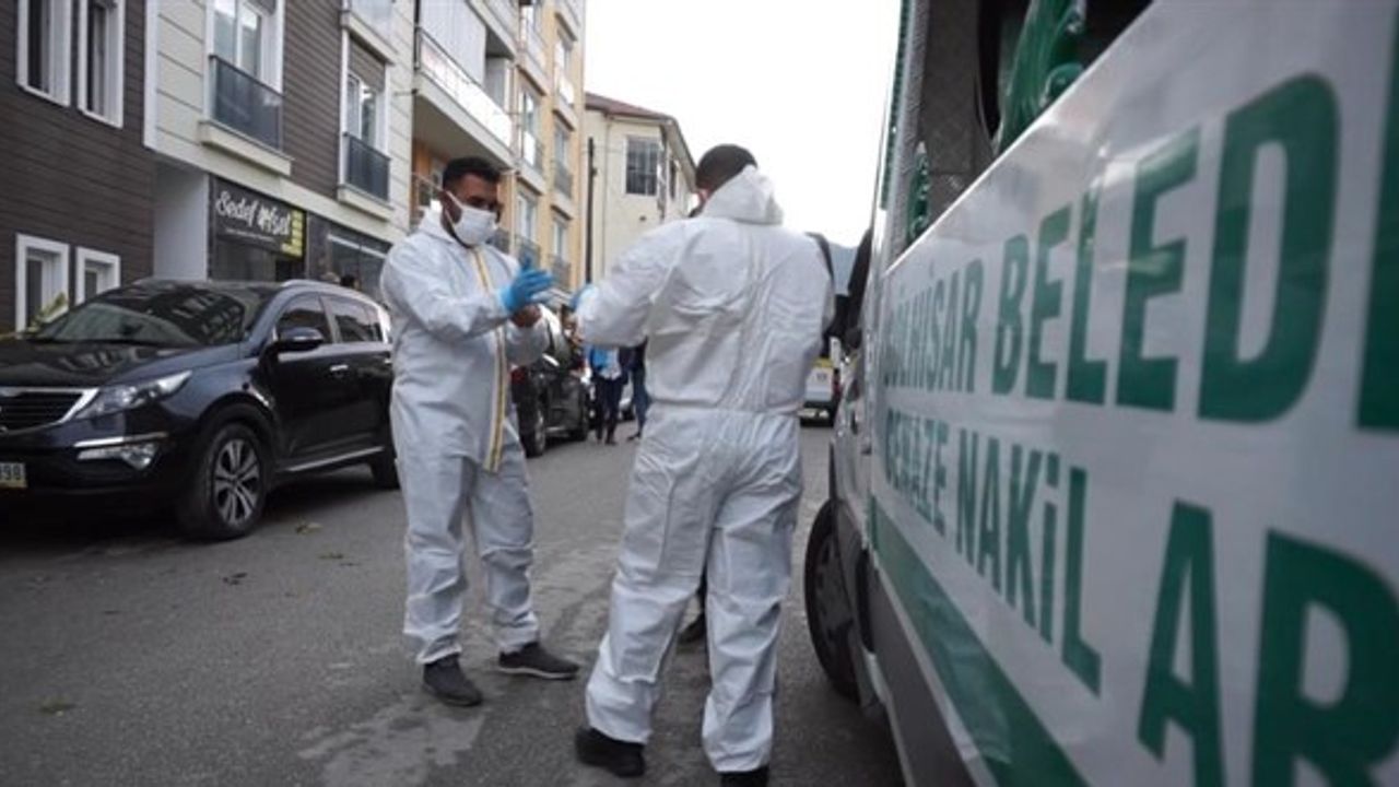 1 aydir haber alinamayan kadin evinde olu bulundu