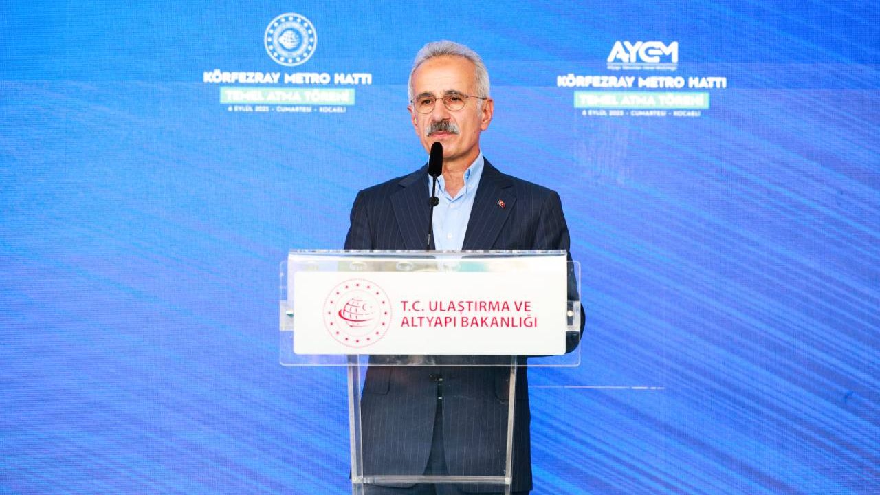 Bakan Uraloğlu’ndan Şehit Ailesine Taziye Ziyareti