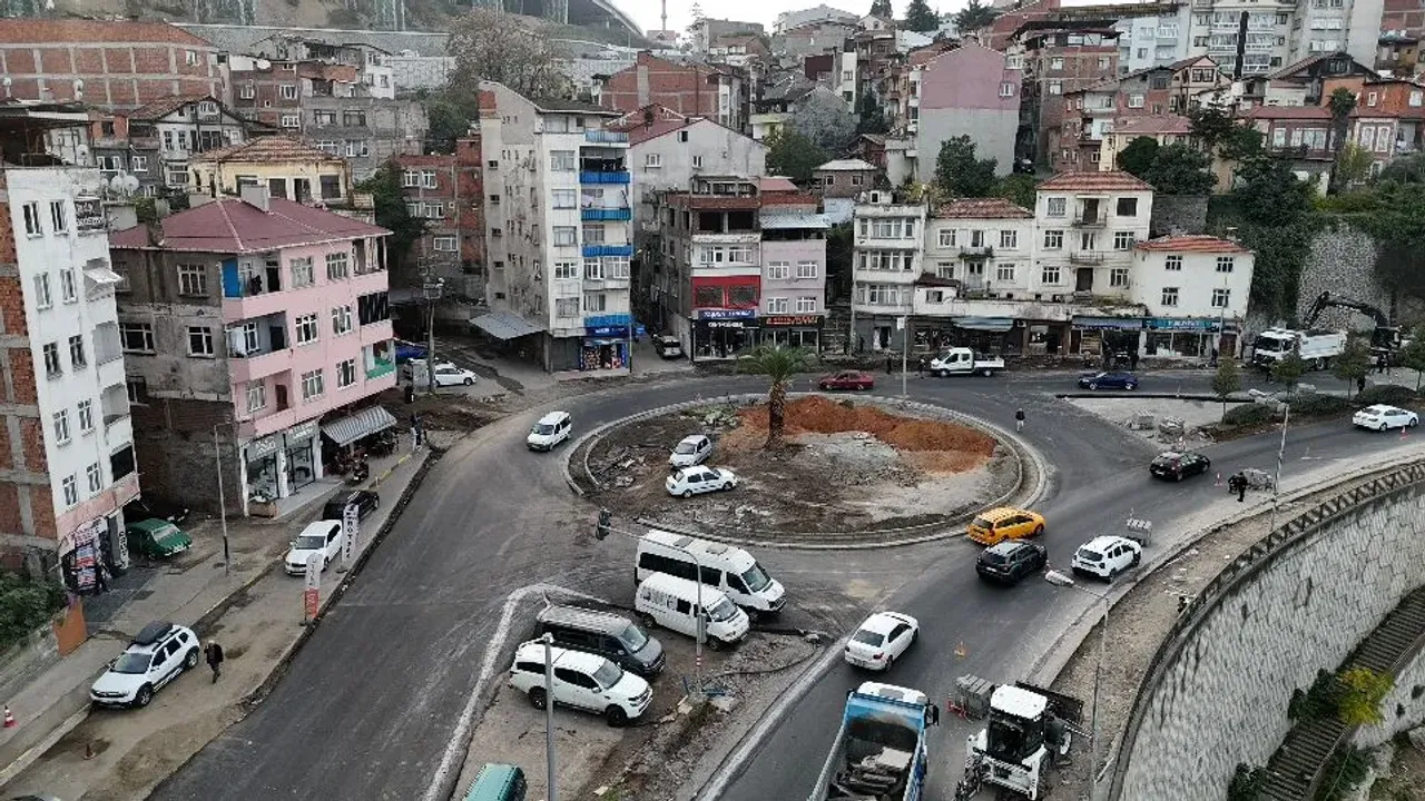 Esentepe Kavşağı’nda Trafik Rahatlatacak Düzenleme Tamam