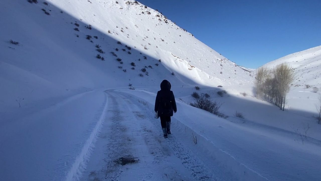 Bayburt’ta Kar Esareti Sona Erdi: Köy Yolları Açıldı