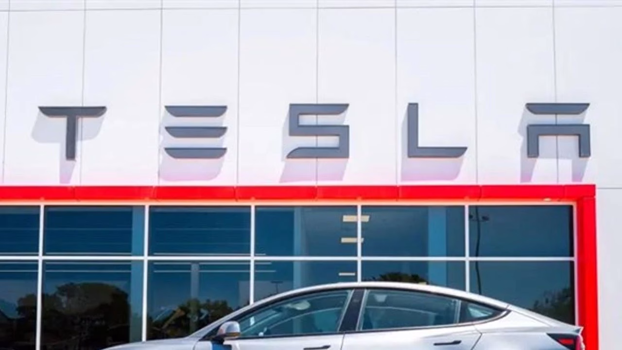 tesla model x ve model s uretimini durduruyor