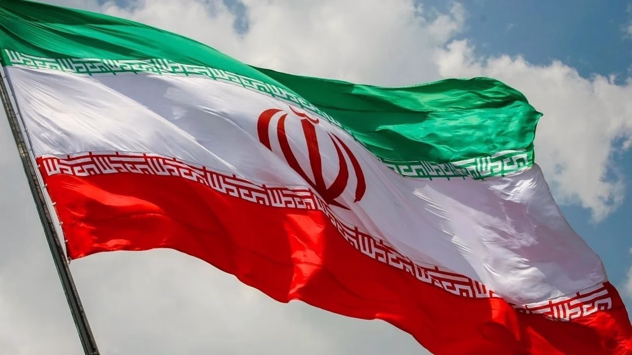 İran Resti Çekti: Cenevre’de Tek Gündem Nükleer!