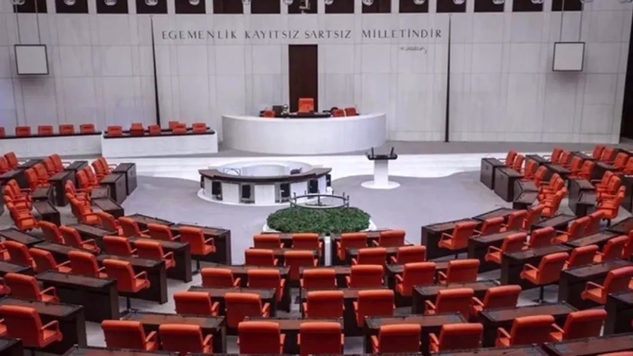 meclis bugun aciliyor chpden boykot karari vfxo