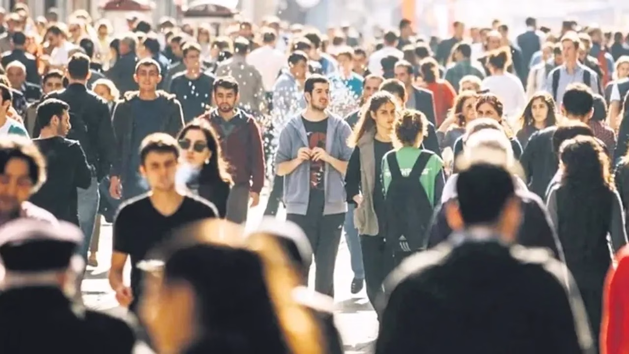 752x395 genc nufus 85 yilin en dusugunde 1747418246180