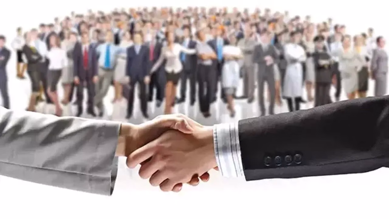 Kadınlar Çalışıyor Ama Hak Ettiğini Alamıyor!