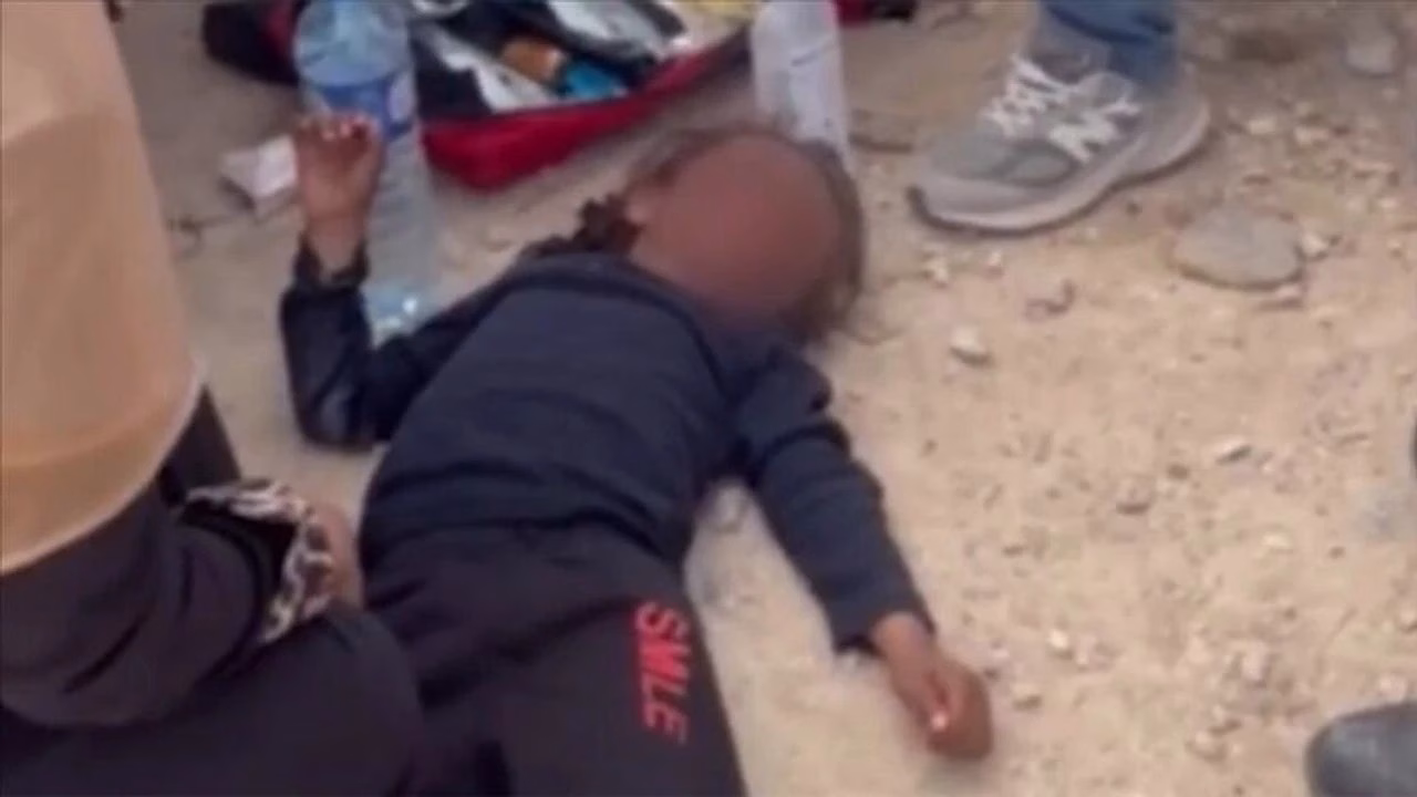 Vicdansızlık Diz Boyu! İsrailli Yerleşimci Minik Kızı Ezdi Geçti