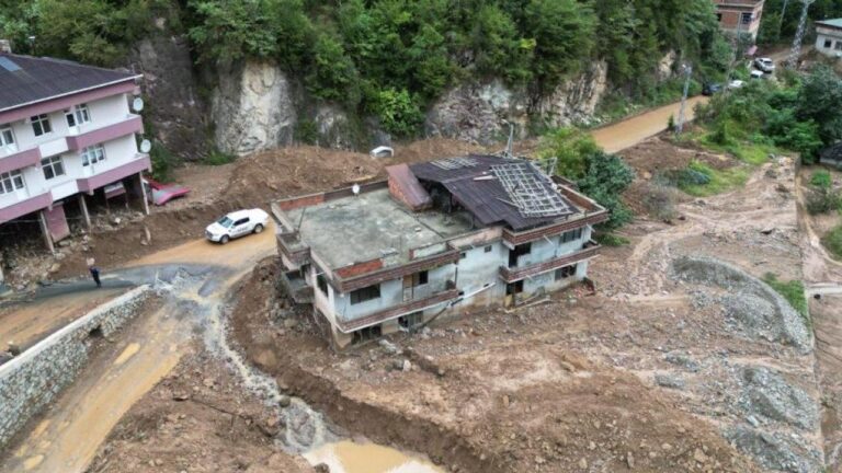 Arsin’de Sel Mağdurları İçin Son Başvuru Tarihi Arsin'de Sel Mağdurları İçin Son Başvuru Tarihi
