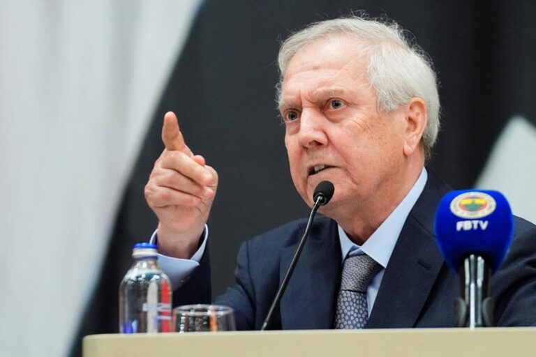 Aziz Yıldırım’dan Şok Suçlama: Paraları Yemişsiniz Aziz Yıldırım'dan Şok Suçlama: Paraları Yemişsiniz
