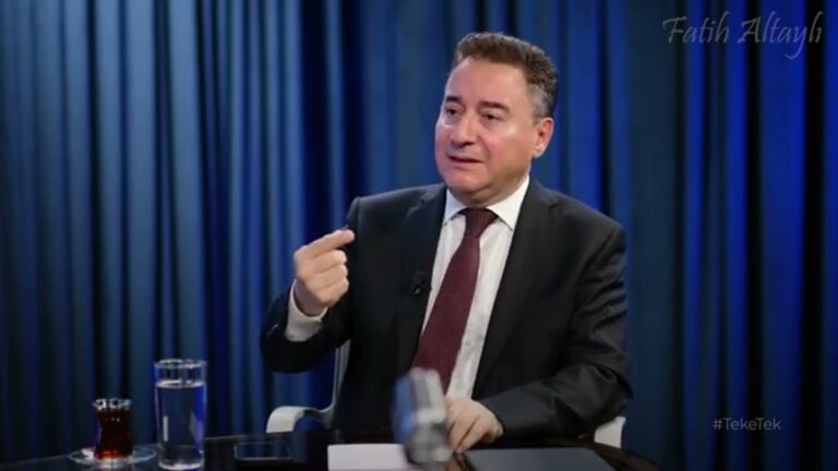 Babacan’dan Şok Fon Krizi Çıkışı: Tüm Kadro Değişmeli Babacan'dan Şok Fon Krizi Çıkışı: Tüm Kadro Değişmeli