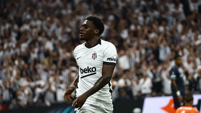 Beşiktaş’ta Ernest Poku İlk Sınavında Sınıfta Kaldı Beşiktaş’ta Ernest Poku İlk Sınavında Sınıfta Kaldı