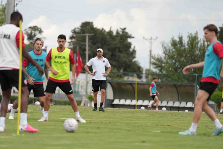 Burak Yılmaz Çorum Fk'yı Antalya'da Fırtına Gibi Çalıştırıyor