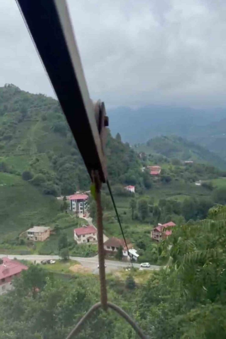 Çay Üreticisinden Yürekleri Ağza Getiren Yolculuk Çay Üreticisinden Yürekleri Ağza Getiren Yolculuk