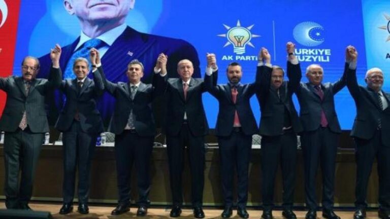 Çiğli'de Tarihi Değişim: Chp'li Başkan Ak Parti'ye Geçiyor