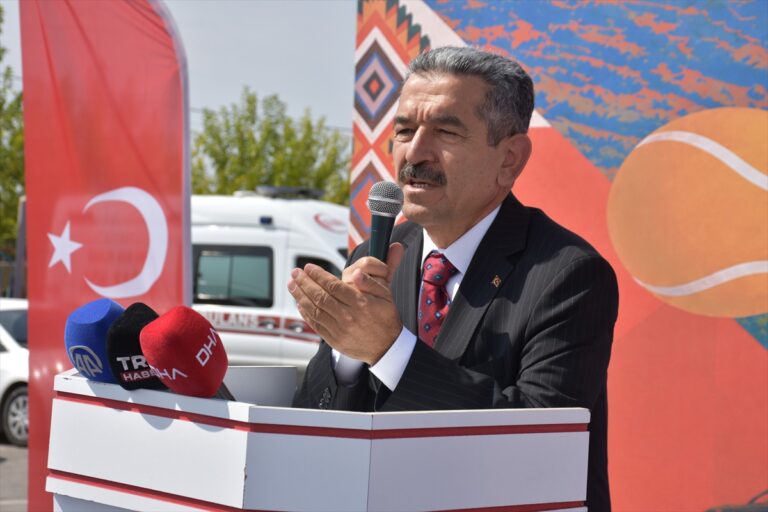Cudi Dağı'nda Tenis Şöleni: Şırnak'ta Şampiyonlar Belli Oldu