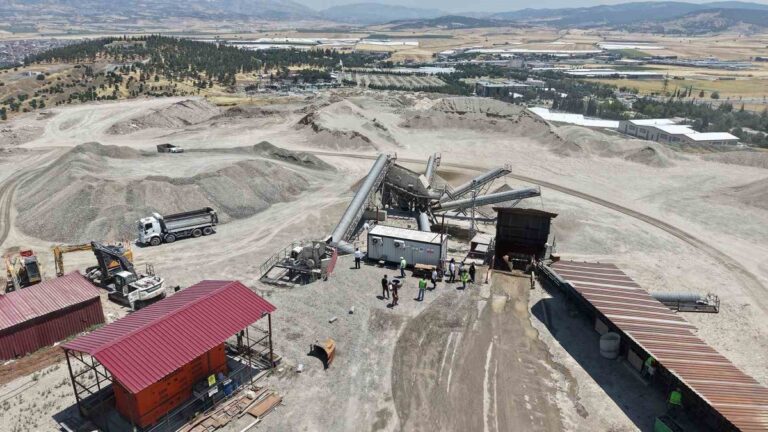 Deprem Enkazından Dev Kazanç: 750 Bin Metreküp Geri Dönüyor