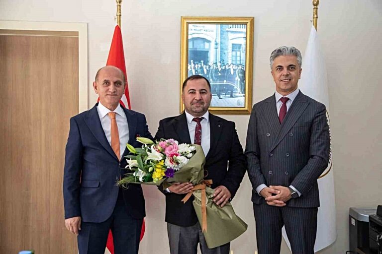 Ebyü Sağlık Hizmetleri'nde Bayrak Değişimi