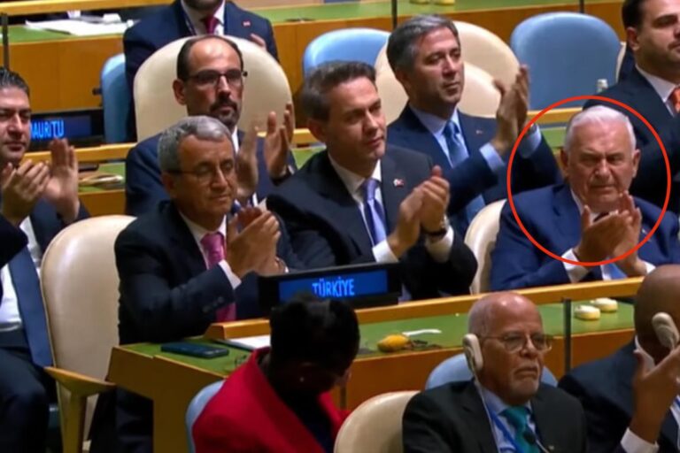 Erdoğan Bm'de Şiir Okudu Binali Yıldırım Ağladı
