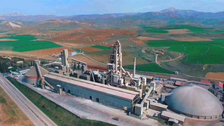 Erzurum’un Vergi Devleri: Aşkale Çimento Ve Erdal Duman Zirvede Erzurum'un Vergi Devleri: Aşkale Çimento Ve Erdal Duman Zirvede