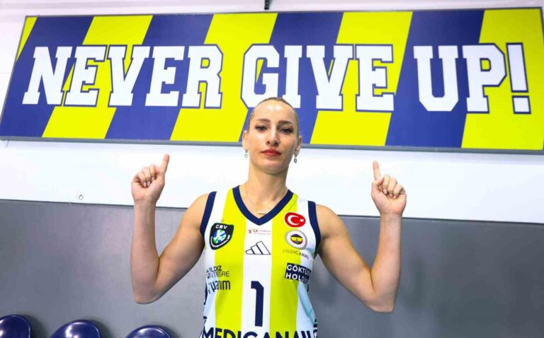 Fenerbahçe'nin Savunma Bakanı Gizem Örge'den Şampiyonluk Sözü