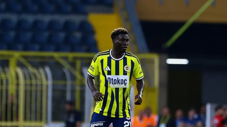 Fenerbahçe’nin Yeni Yıldızı Oppong Sahaya İndi