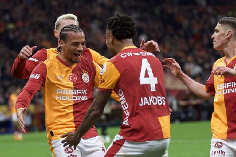 Galatasaray’da Beklenen Veda: Ismail Jakobs Gidiyor Galatasaray'da Beklenen Veda: Ismail Jakobs Gidiyor