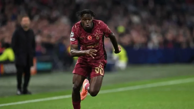 Galatasaray’da Singo Şoku: Dev Maçları Kaçıracak Galatasaray'da Singo Şoku: Dev Maçları Kaçıracak