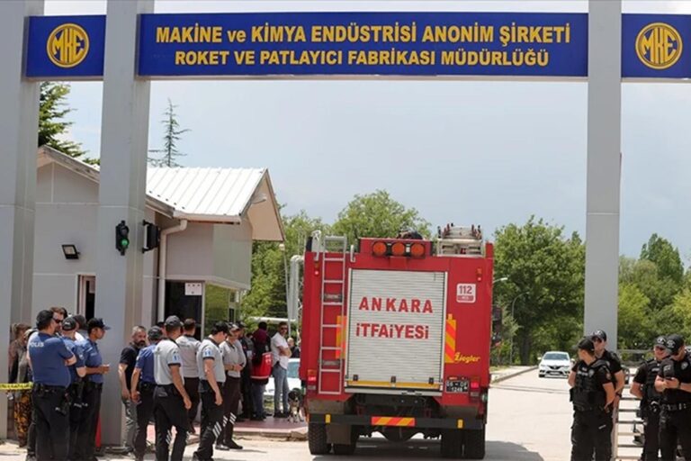 Gazi Fişek Fabrikasında Bakım Faciası: 1 Ölü, 4 Yaralı Gazi Fişek Fabrikasında Bakım Faciası: 1 Ölü, 4 Yaralı