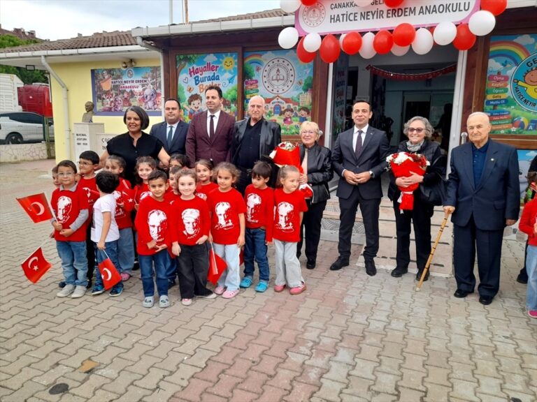 Gelibolu’da Gazi Hatice Neyir Erdem’in Adı Düzeltildi Gelibolu'da Gazi Hatice Neyir Erdem'in Adı Düzeltildi
