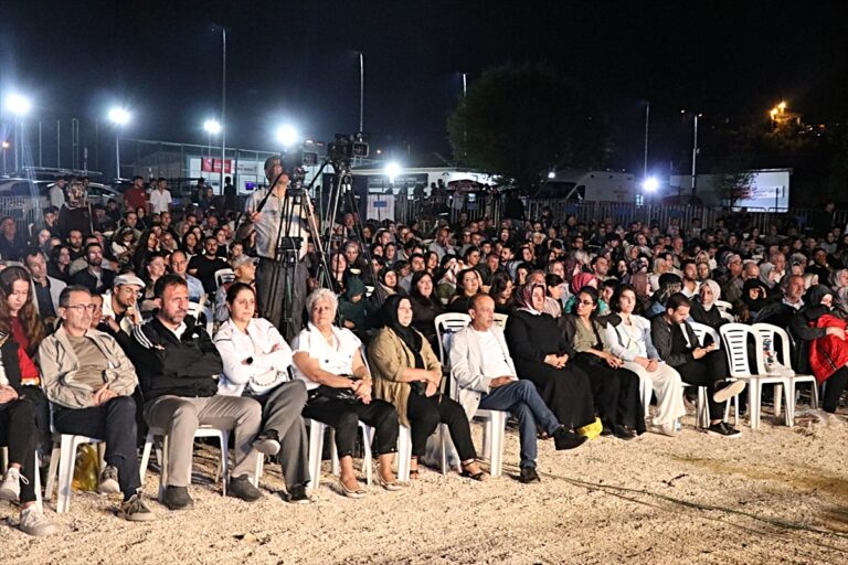 Hazar Şiir Akşamları Görkemli Bir Finalle Bitti
