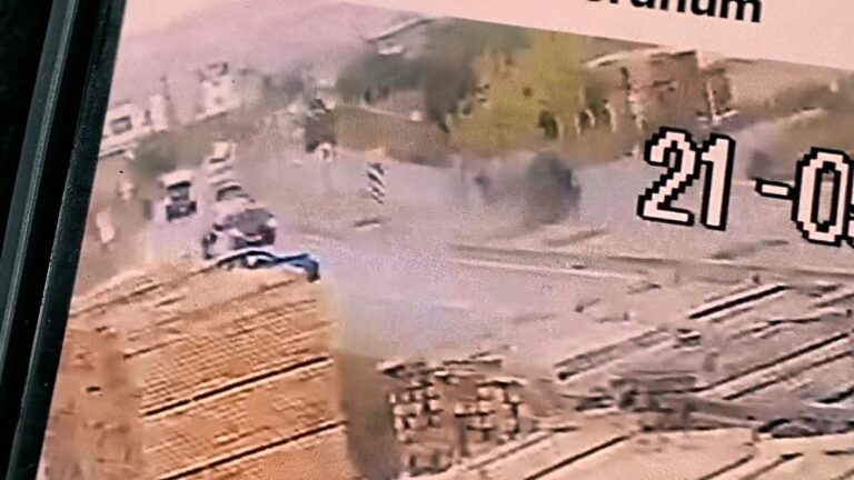 İnegöl'de Feci Kaza: Yan Yatan Araçtan Yaralı Çıktı