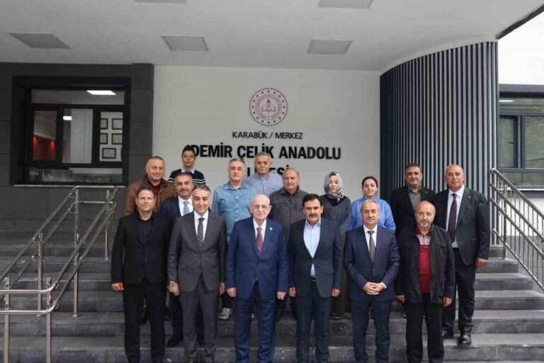 İsmail Kahraman Yıllar Sonra Mezun Olduğu Okulda İsmail Kahraman Yıllar Sonra Mezun Olduğu Okulda
