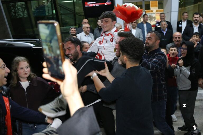 İsrailli Rakibini Deviren Yiğit Şişman Dünya Şampiyonu Oldu