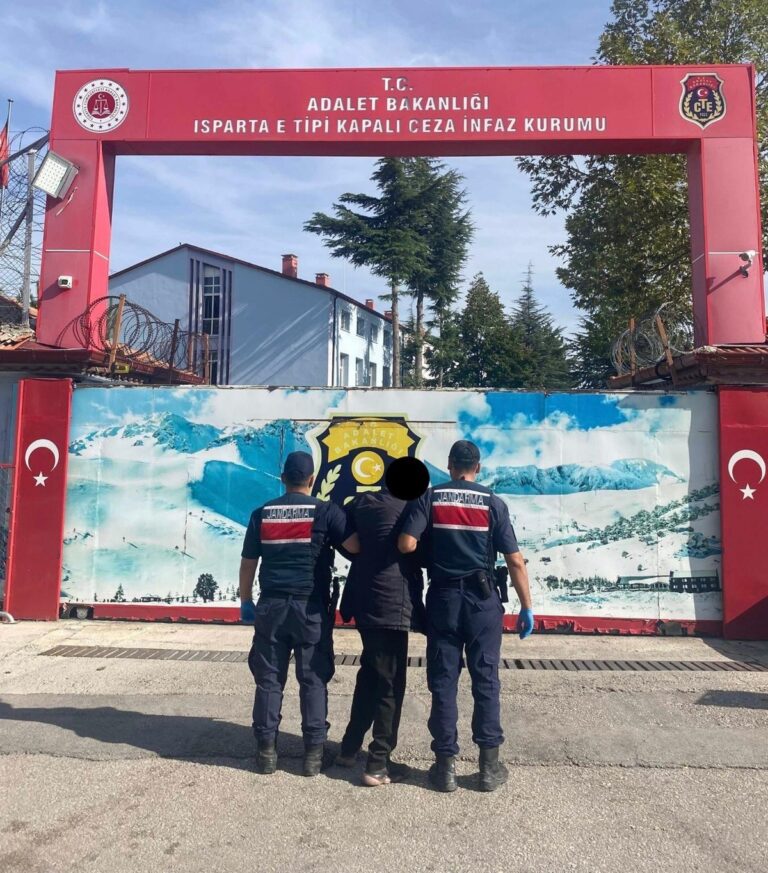 Isparta’da 42 Yıl Cezası Bulunan Firari Yakalandı Isparta'da 42 Yıl Cezası Bulunan Firari Yakalandı