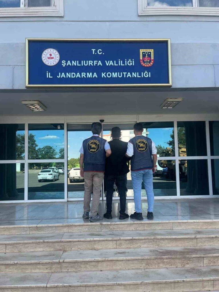 Karaköprü'de Firari Hırsızlık Hükümlüsü Yakalandı