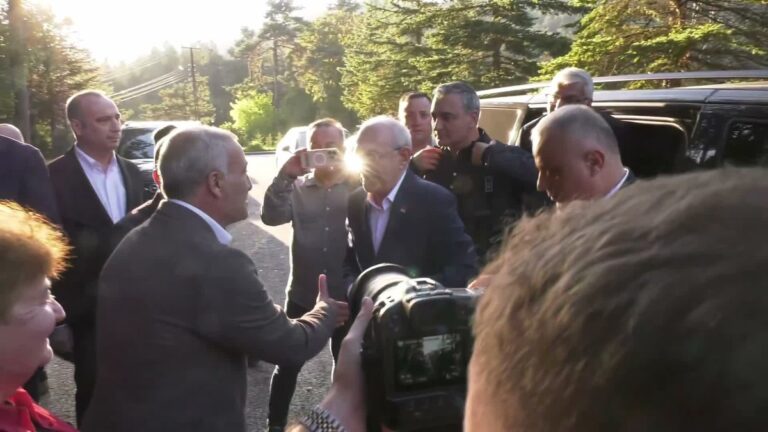 Kılıçdaroğlu Düğmeye Bastı: Chp Abant’ta Kampa Girdi Kılıçdaroğlu Düğmeye Bastı: Chp Abant'ta Kampa Girdi