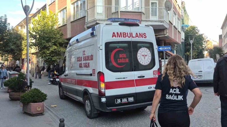 Kilitli Dükkan Paniği: Öldü Sanılan Esnaf Sağ Çıktı Kilitli Dükkan Paniği: Öldü Sanılan Esnaf Sağ Çıktı