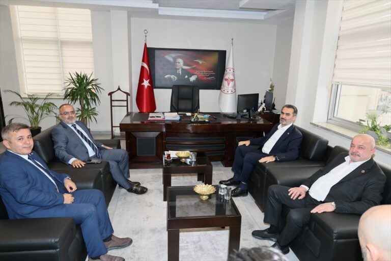 Kırıkkale’de Sağlık Yatırımları İçin Kritik Görüşme Kırıkkale'de Sağlık Yatırımları İçin Kritik Görüşme