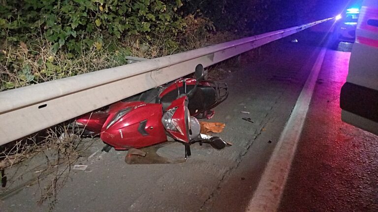 Manisa’da Feci Motosiklet Kazası: Bariyerde Can Pazarı Manisa'da Feci Motosiklet Kazası: Bariyerde Can Pazarı