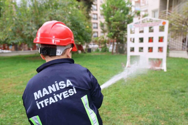 Manisalı Miniklerden İtfaiye Merkezine Çıkarma