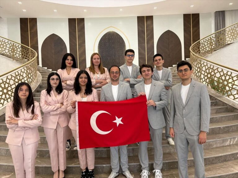 Milliler Semerkant'ta Devleri Geride Bıraktı
