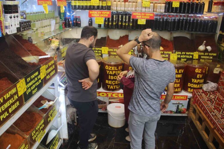 Mutfakların Vazgeçilmezi İsotun Kilosu 500 Tl Oldu