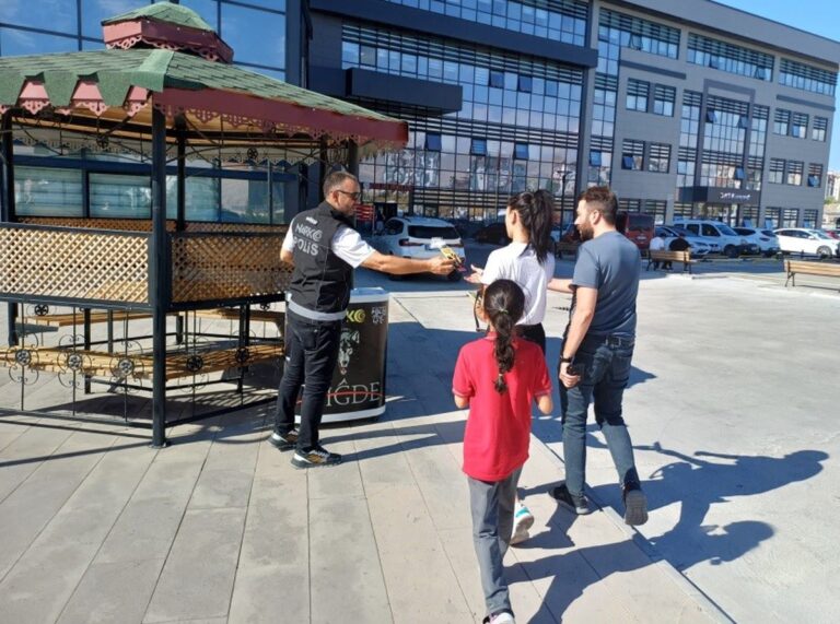 Niğde’de Zehirle Mücadelede Dev Eğitim Seferberliği Niğde'de Zehirle Mücadelede Dev Eğitim Seferberliği