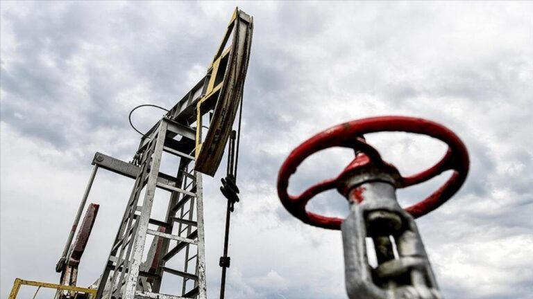 Petrol Fiyatlarında Sert Düşüş: 103 Dolar Sınırı Aşıldı