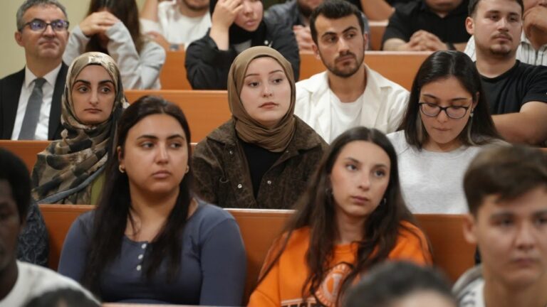 Rektör Kırışık: Türkiye Tüm Enerjisini Bilime Ayırmalı