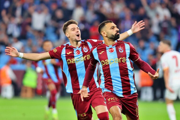 Salah Fırtınası Trabzon'dan İngiltere'yi Salladı